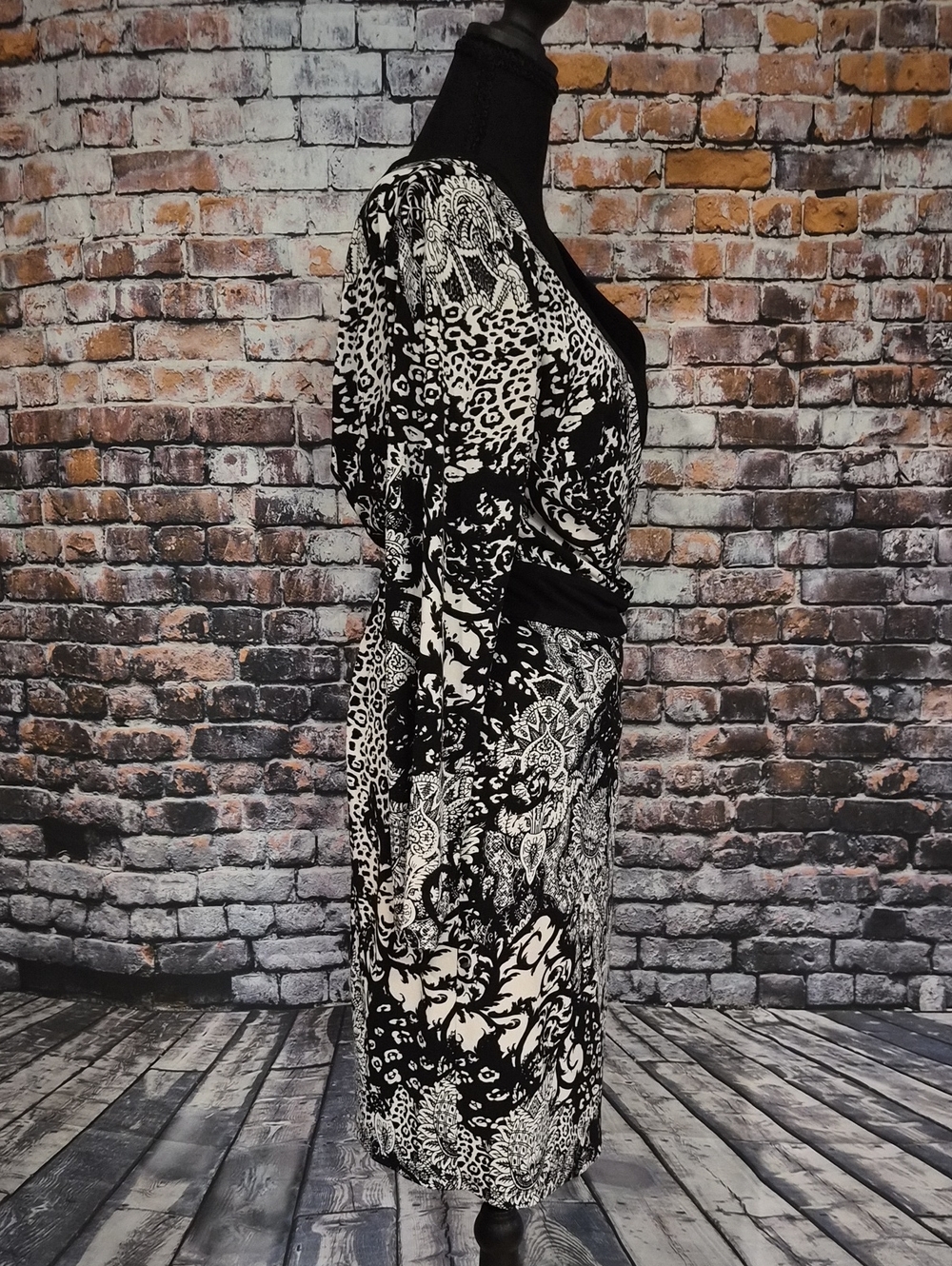 Thalia Sodi Black & White Printed Wrap Dress - Picture 7 of 8